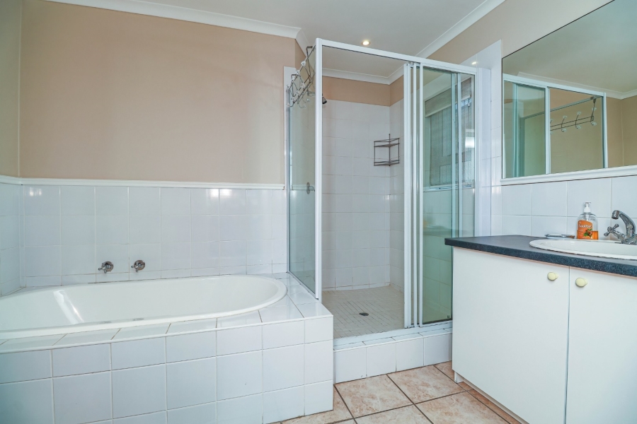 3 Bedroom Property for Sale in River Club Western Cape